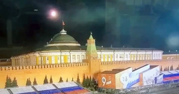 Trung tuần tháng 8 vừa rồi, Nga đã tuyên bố đóng cửa hoàn toàn không phận Moscow. Tuyên bố này đã khiến cả thế giới phải bất ngờ và ảnh hưởng đến một bộ phận không nhỏ người dân Moscow.