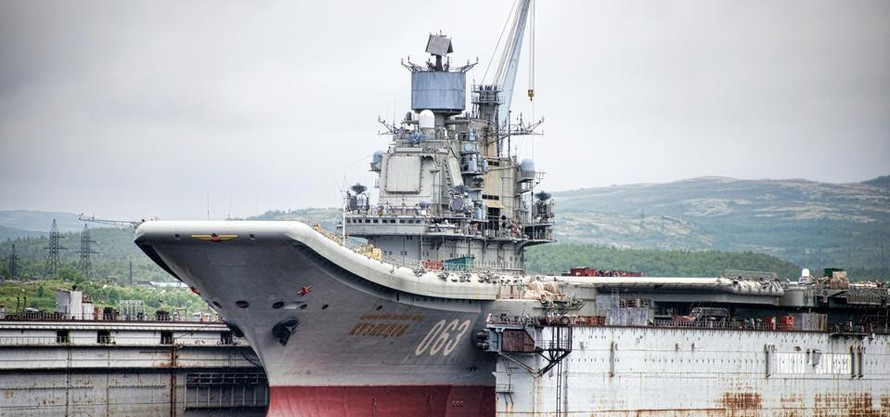 Ông Rachmanov trước đó nói với hãng tin Sputnik rằng: “Lúc đầu chúng tôi xác định, chỉ một trong bốn động cơ sẽ cần được tháo dỡ và sửa chữa, khi hợp đồng bảo dưỡng và sửa đổi tàu sân bay được ký kết và khối lượng công việc đã được xác định.