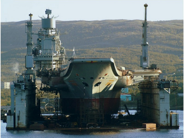 Những bức ảnh này chắc chắn là giả, nhưng những bức ảnh châm biếm này được hãng tin Anh Reuters và các phương tiện truyền thông khác thường khác trích dẫn, nó cũng làm dấy lên sự chú ý của thế giới bên ngoài về tình hình hiện tại của tàu sân bay duy nhất của Nga hiện nay.