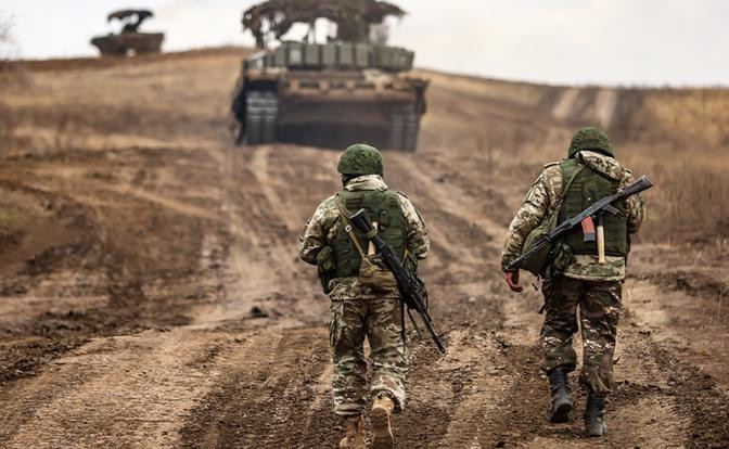 Nhà báo Julian Repke, chuyên gia phân tích quân sự tờ Bild của Đức, đã nhanh chóng theo dõi thông tin và xác nhận bước tiến của Quân đội Nga thông qua video định vị địa lý, chỉ ra rằng Quân đội Nga không chỉ tiếp tục tiến vào khu vực xung quanh Kurakhove, mà còn thực sự nắm quyền kiểm soát làng Illinka.