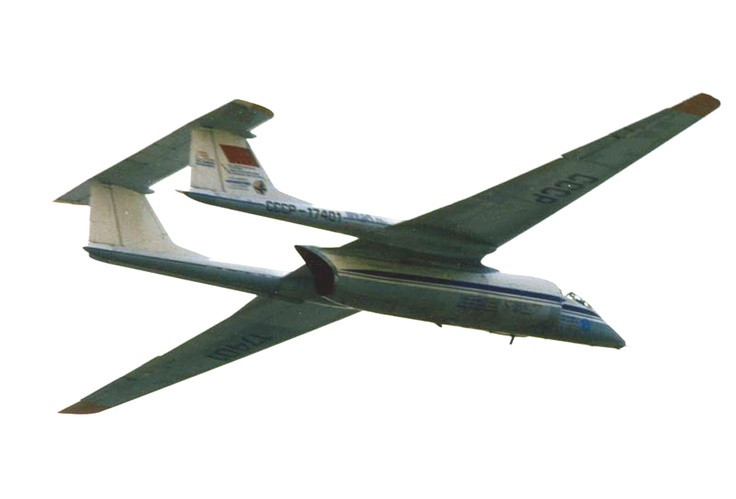 Phiên bản M-55 Geofizika có chuyến bay đầu tiên diễn ra vào năm 1988, như vậy cần tới gần 30 năm để có một bản thiết kế tương đối hoàn chỉnh. Liên Xô đã sản xuất 4 chiếc, trong đó hiện chỉ có 2 chiếc được giữ lại, 2 chiếc còn lại bị loại bỏ vì nhiều lý do.