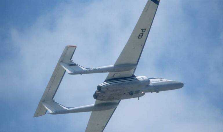 Máy bay trinh sát M-17 (NATO gọi là “Người bí ẩn”) là loại máy bay trinh sát một chỗ ngồi, có khả năng bay rất cao. M-17 được sản xuất bởi Cục thiết kế Myasishchev của Liên Xô.