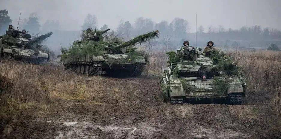 Từ góc độ này, hành động hiện tại của Quân đội Ukraine cũng có thể là muốn chuyển hướng trọng tâm chiến lược của Quân đội Nga, dưới vẻ ngoài “bình lặng” của khu vực Zaporozhye, nhưng lại có một dòng chảy ngầm dâng trào sau lưng.