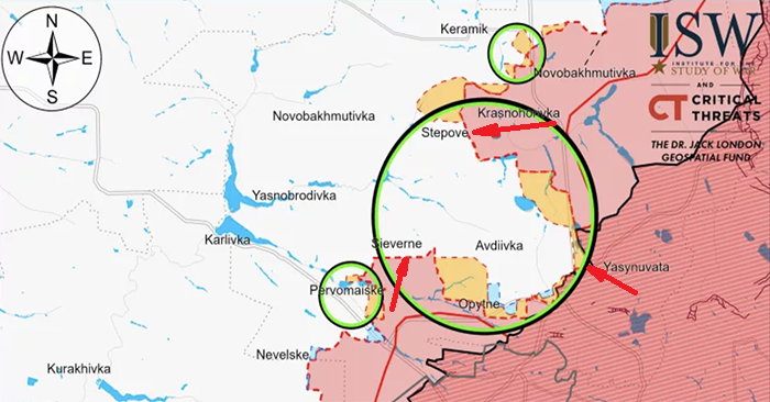 Các đơn vị Nga tổ chức tấn công đồng thời từ ba hướng. Từ phía đông bắc, quân Nga đang cố gắng cắt con đường chính gần làng Berdich. Từ phía tây nam, các lực lượng khác tiến về làng Severnoye, cũng nằm trên con đường nhỏ dẫn vào thành phố. Hướng đông nam, qua khu vực mỏ cát và cửa ngõ Yasinovatsky. 