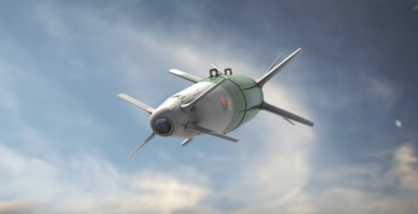 Phạm vi bay của bom sử dụng mô-đun SPICE có thể đạt tới 60 km và độ chính xác của việc tiêu diệt các mục tiêu đang di chuyển của bom gắn mô-đun SPICE được ghi trong bộ nhớ ở 12 vị trí, như mũi xe, khoang trung tâm và phía sau. 