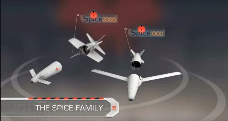 Tuy nhiên, người điều khiển vẫn có thể chuyển sang điều khiển bom bằng tay, thông qua cần điều khiển bất cứ lúc nào vì kết nối giữa bom và máy bay vẫn được duy trì. Bộ sản phẩm này có thể được trang bị bom thường loại 450 kg, hoặc SPICE-1000 (900 kg), SPICE-2000. 