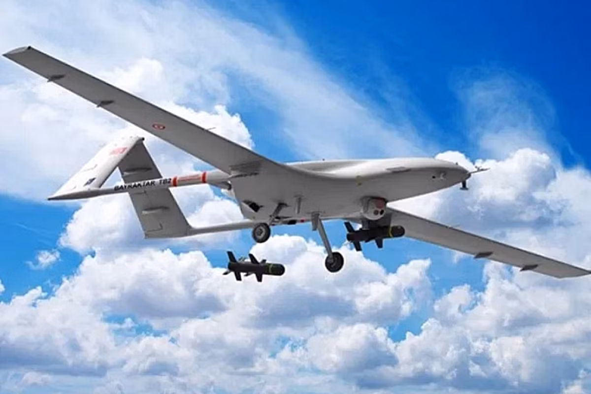 Trong cuộc xung đột Nagorno-Karabakh, Azerbaijan đã mua của Thổ Nhĩ Kỳ và Israel nhiều loại UAV hiện đại chính nhờ những UAV này, Azerbaijan đã thu được những thành công trong việc chiếm ưu thế trên không ở khu vực Nagorno-Karabakh. 