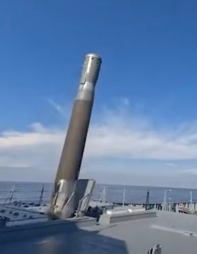 Hơn nữa, số lượng tên lửa Zircon đang hoạt động trong kho vũ khí của Nga vẫn chưa rõ ràng, làm dấy lên nghi ngờ loại vũ khí này có phải là một vũ khí chiến lược, hay chỉ là vũ khí thông thường, được sử dụng rộng rãi? Tuy nhiên, cho đến khi có thông tin cụ thể hơn, phần lớn khả năng thực sự của Zircon vẫn còn được giữ kín, sau bức màn bí mật quân sự và thông điệp địa chính trị.