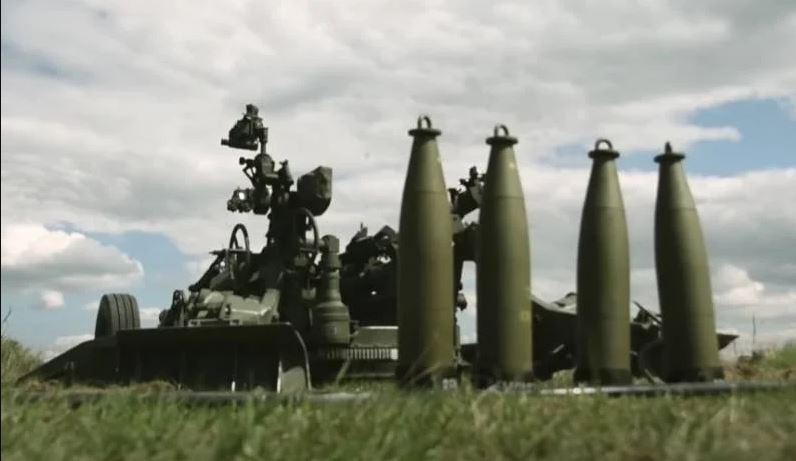 Vấn đề khó khăn đối với Quân đội Ukraine trong nhiệm vụ phòng thủ tại Avdeevka không chỉ do thời tiết đã xấu, sự tấn công mãnh liệt của quân Nga, mà hỏa lực pháo binh của họ cũng ít hơn do nguồn đạn khan hiếm; khiến các lực lượng phòng thủ tại đây càng thêm khó khăn.