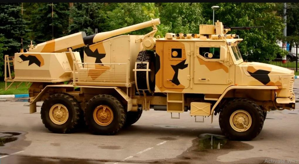 Tốc độ bắn của pháo tự hành bánh hơi 120 mm Floks là “rất ấn tượng”, cho phép bắn nhiều phát đạn từ các góc bắn khác nhau vào một mục tiêu cùng lúc. Thời gian để chuyển pháo từ trạng thái hành quân sang chiến đấu ngắn hơn đáng kể, chỉ một phút.