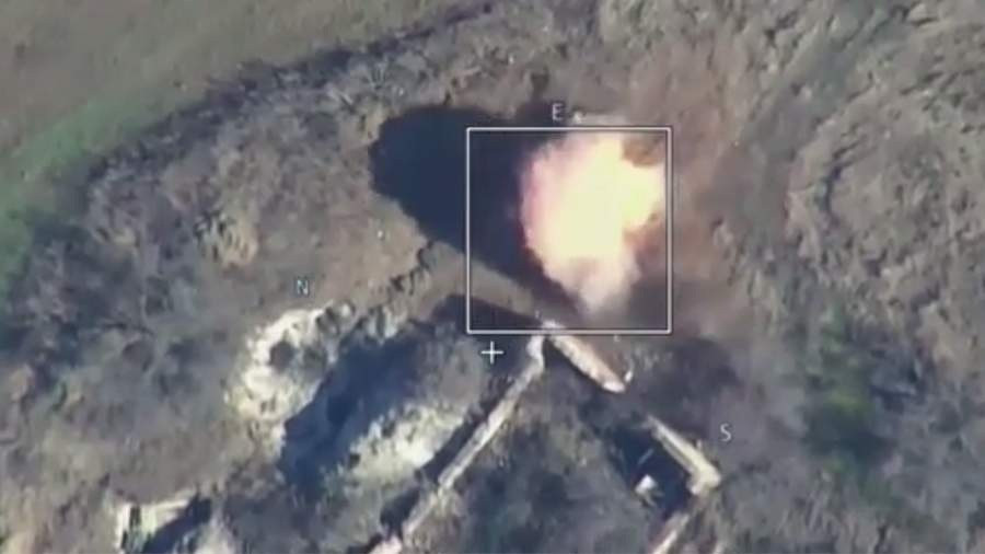 Truyền thông Nga dẫn nguồn tin Bộ Quốc phòng nước này cho biết, 45% số pháo của Ukraine có nguồn gốc NATO, bao gồm cả lựu pháo M777, đã bị UAV Lancet-3 tiêu diệt chỉ bằng một đòn đánh. (Ảnh minh họa: BQP Nga)