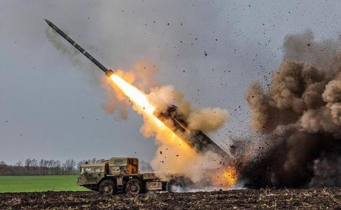 Hiện các cuộc tấn công do quân đội Nga và Ukraine phát động chỉ sử dụng các đơn vị cơ động nhỏ; chủ yếu là bộ binh và được pháo binh hỗ trợ hỏa lực và thường không sử dụng xe bọc thép.