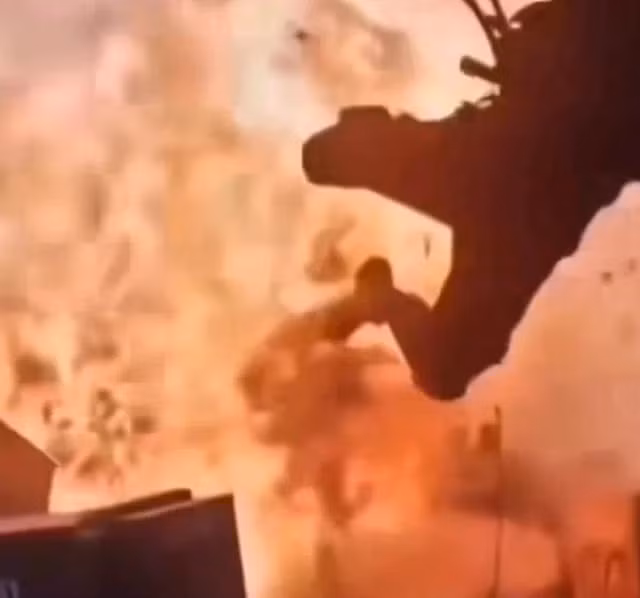 Các hoạt động vận tải và cứu thương quy mô lớn như vậy vẫn đang diễn ra trên bầu trời Ba Lan và Romania; đây có thể là các trạm trung chuyển của NATO và Ukraine. Điều này có thể cho thấy, NATO đang sơ tán lính đánh thuê bị thương trên quy mô lớn khỏi Ukraine.