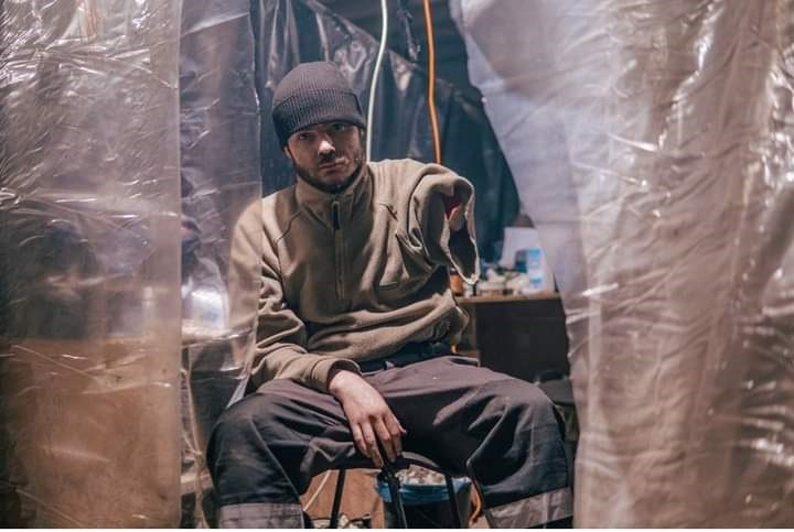 Thứ ba, Tiểu đoàn Azov không còn cách nào để trốn thoát, và chỉ có thể cầu cứu bên ngoài can thiệp. Vấn đề là Mỹ, Anh, Liên minh châu Âu và NATO không sẵn sàng can thiệp vào thời điểm này;