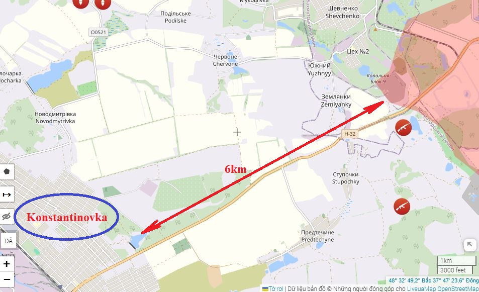 Chính các trang quân sự của Ukraine cũng phải thừa nhận một thực tế đó là, “các đơn vị Nga đã thâm nhập sâu vào tuyến phòng thủ của quân Ukraine dọc theo đường cao tốc Bakhmut-Konstantinovka-Pokrovsk, hướng tới làng Stupochki, vượt qua ranh giới của sườn núi phía đầu thành phố. Hiện quân Nga đang đột phá để tiến xuống Konstantinovka”. 
