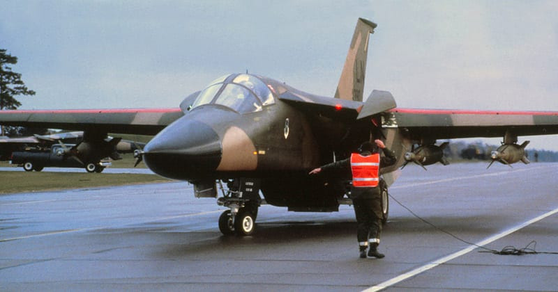 Trong bối cảnh đó, Mỹ đã lên kế hoạch thực hiện các hành động trả đũa, đồng thời dạy cho Gaddafi một bài học với chiến dịch “El Dorado Canyon”. Mục tiêu của chiến dịch gồm một học viện hải quân, sân bay quân sự Tripoli, các doanh trại quân đội ở Aziziyah, căn cứ quân sự Side Bilal và các cơ sở ở Benghazi.