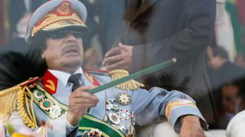 Sau khi ông Gaddafi trở thành Tổng thống Libya, ông có mối quan hệ tương đối thân thiện với Liên Xô và thực hiện chính sách chống Mỹ, trục xuất mọi căn cứ quân sự của phương Tây trên lãnh thổ Lybia. Đồng thời quốc hữu hóa ngành khai thác dầu mỏ và thực hiện các chính sách phúc lợi xã hội.