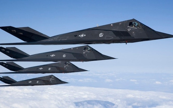 Việc chuyển đổi mô hình chiến tranh truyền thống còn đánh dấu vũ khí công nghệ cao đã trở thành nền tảng của chiến tranh hiện đại, có tác động rất lớn đến các nước trên thế giới và mang lại nguồn cảm hứng đáng kể cho các nước về chiến lược tác chiến, chiến dịch, chiến thuật và xây dựng tiềm lực quốc phòng.