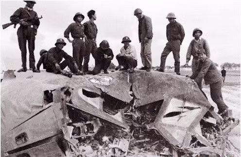 Mỹ đã mất hơn 3.300 máy bay chiến đấu trong cuộc chiến tại Việt Nam, chủ yếu là do Liên Xô cung cấp pháo phòng không và tên lửa Sam-2 cho Việt Nam DCCH vào thời điểm đó.