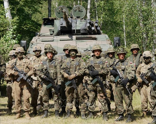 Nhưng trừ khi các biện pháp này ở các nước phương Tây, được hỗ trợ bởi lực lượng đáng tin cậy (chủ yếu từ Mỹ); nếu không chúng chắc chắn sẽ không hiệu quả trong việc ngăn chặn xung đột.