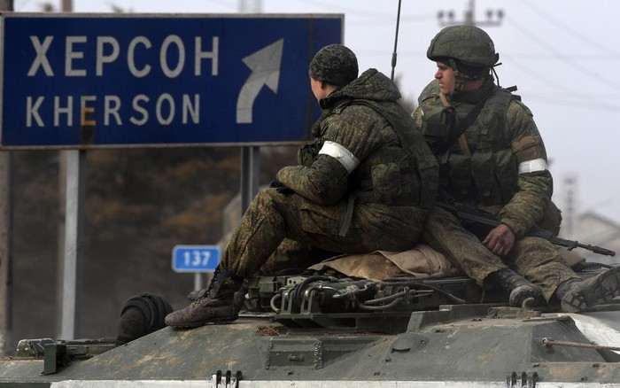 Trong khi đó, các phương tiện truyền thông Thổ Nhĩ Kỳ cho rằng, Quân đội Nga đang rút một số đơn vị thiện chiến từ mặt trận Donbas, để tăng cường cho hướng Kherson và Zaporozhye, nhằm đáp trả cuộc tấn công sắp tới của Quân đội Ukraine.