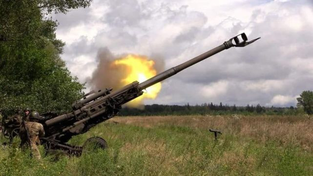 Điều quan trọng là do có sự hỗ trợ tích cực của phương Tây, khiến Quân đội Ukraine không còn rơi vào tình thế "lúng túng", không còn lo lắng chuyện có đủ đạn pháo hay không trong cuộc giao tranh ở khu vực Kherson. 