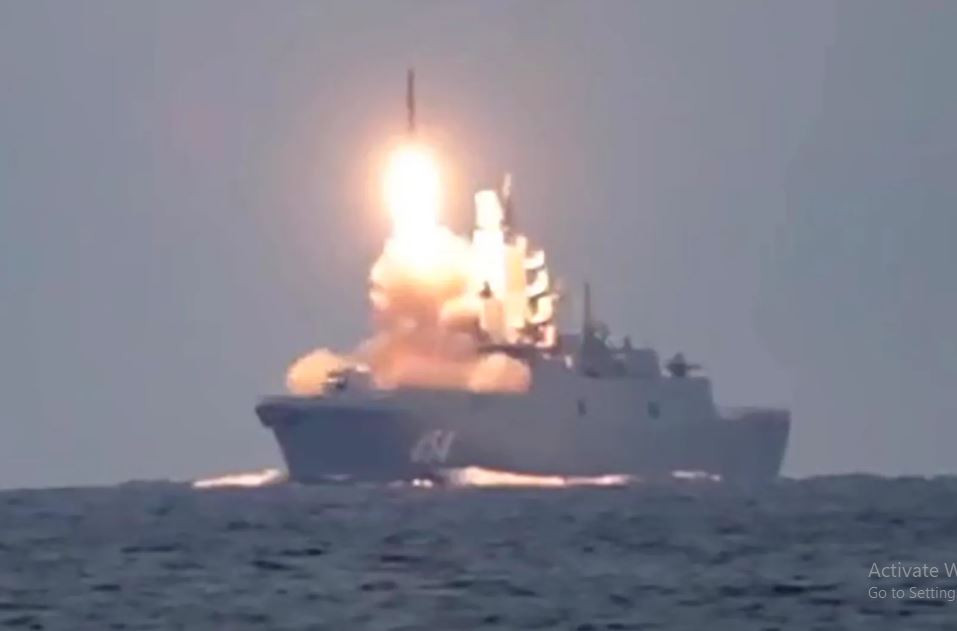 Vào tháng 1/2020, khinh hạm hạng nhất "Đô đốc Gorshkov" của Hải quân Nga đã tiến hành vụ phóng thử nghiệm tên lửa Zircon đầu tiên, bắt đầu hành trình sẵn sàng chiến đấu của loại tên lửa này. 