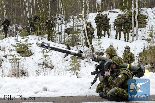 Còn Lockheed Martin chịu trách nhiệm về chính chế tạo tên lửa, thiết kế và lắp ráp. Tên lửa Javelin đã được sử dụng rộng rãi bởi quân đội Mỹ ở Afghanistan và Iraq, để thực hiện các nhiệm vụ chiến đấu. Quân đội Ukraine đã nhận được vũ khí này vào năm 2018.