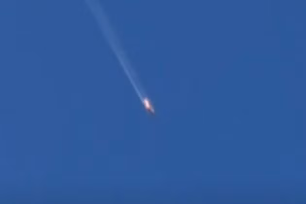 Một máy bay chiến đấu hạng nặng Su-27 của Ukraine đã bị bắn rơi ở vùng Donetsk. Chiếc máy bay Su-27 đã bị trúng tên lửa phòng không của Quân đội Nga gần khu vực Kramatorsk.