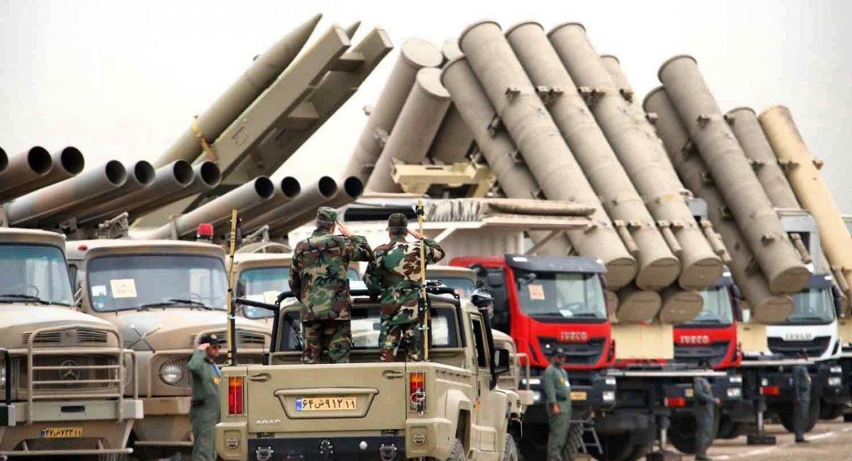 Đáp lại những nghi ngờ của phương Tây, Nga không trả lời, trong khi phái đoàn Iran tại Liên hợp quốc trực tiếp phủ nhận việc đưa tên lửa tới Nga. Tuyên bố của đại diện Iran có đoạn: "Lập trường của Iran về cuộc xung đột ở Ukraine không thay đổi. Việc cung cấp hỗ trợ quân sự cho bất kỳ bên nào trong cuộc xung đột đều dẫn đến thương vong gia tăng, phá hủy cơ sở hạ tầng, đều bị Iran coi là hành động vô nhân đạo”. 