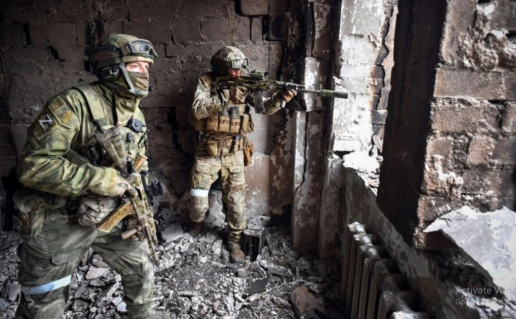 Các trận đánh dữ dội nhất đang diễn ra ở khu vực các tòa nhà nhiều tầng ở trung tâm của Kurakhove. Việc kiểm soát khu vực này của thành phố, có tầm quan trọng chiến lược đối với cả hai bên, vì nó cho phép họ tạo bàn đạp cho một cuộc tấn công tiếp theo hoặc ngược lại, tăng cường phòng thủ. 