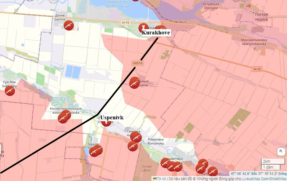Ngoài ra, tình hình nguy cấp đối với Quân đội Ukraine cả ở hai bên sườn, khi các đơn vị Nga đã kiểm soát hoàn toàn 6 km đường trục O0515 từ Kurakhove tới Uspenivka, cắt đứt hoàn toàn sự liên kết của quân Ukraine, giữa Kurakhove và phần còn lại của tuyến phòng thủ dọc sông Sukhi Yaly.