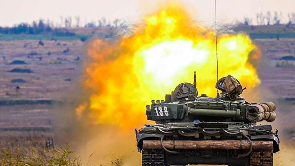 Theo thông tin, nhóm tấn công phía Bắc của Nga đang kiểm soát các tuyến đường sắt và đầu mối giao thông gần Avadivka; đồng thời đã hoàn thành việc kiểm soát một số đoạn đường, chỉ cần đoạn đường sắt nhỏ duy nhất còn nằm trong tay quân đội Ukraine bị mất, quân Nga sẽ tấn công thành phố.