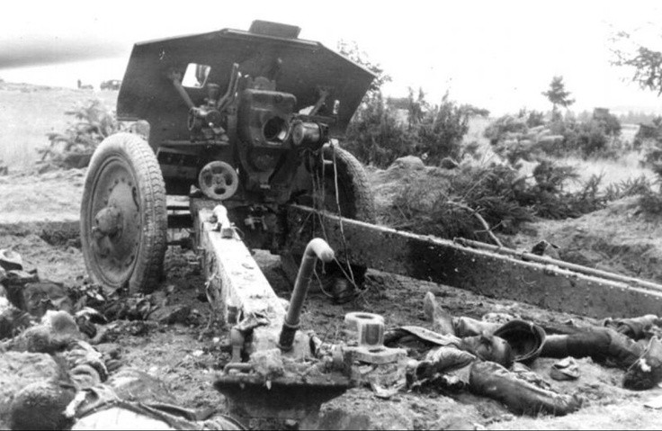 Tuy nhiên, ở Liên Xô đã có kinh nghiệm và công cụ sản xuất pháo 122mm từ lâu. Đặc biệt là số lượng lớn đạn pháo 122mm mà nước Nga Sa hoàng và Liên Xô tích lũy trước đó; do vậy Liên Xô cuối cùng đã chọn cỡ nòng 122mm và chương trình M-30 đã bắt đầu được chấp nhận.