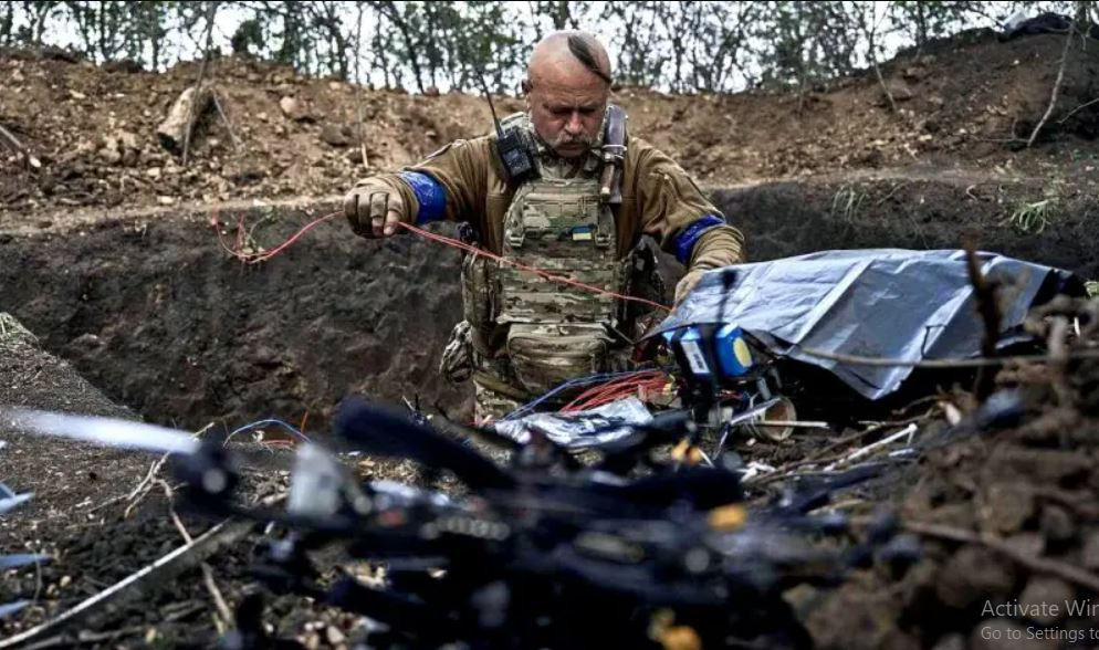 Rõ ràng Bộ Tổng tham mưu Quân đội Ukraine đã ý thức được tầm quan trong của Chasov Yar và tập trung về đây hơn 10 lữ đoàn quân chính quy. Hơn nữa phòng tuyến này với đặc điểm tự nhiên là đồi núi, rừng, sông ngòi xen kẽ, nên địa hình rất phức tạp. Hơn nữa, tuyến phòng thủ của Quân đội Ukraine đã hoạt động từ lâu, nên có lợi thế trong phòng thủ.