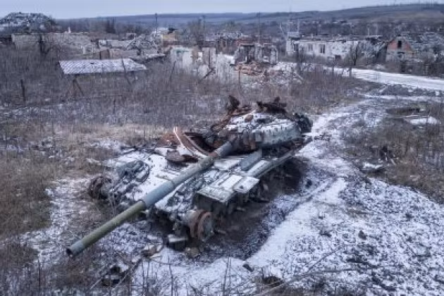 Thậm chí là Lữ đoàn sơn cước 128 của Ukraine, được thành lập ở vùng Transcarpathian, đã bị quân Nga đánh thiệt hại nặng và sau khi được bổ sung quân số, đã được ném vào mặt trận Donbass; còn Lữ đoàn đổ bộ đường không 79 hiện đang bị quân Nga kìm chân ở vùng Maryinka (Donetsk).