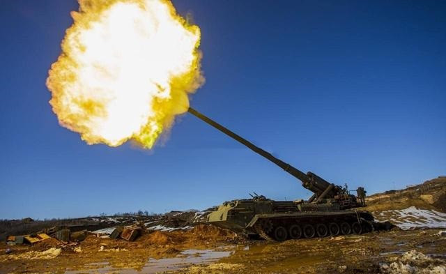 Ông Rogov cũng thông báo về thành công cục bộ của Quân đội Nga ở vùng ngoại ô thành phố Orekhiv: “Pháo binh của chúng ta đang bắn phá mãnh liệt, hiện quân ta đã kiểm soát được hoàn toàn bốn khu dân cư ở ngoại ô Orekhiv”.