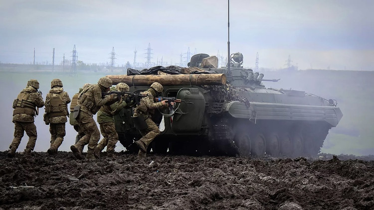 Tướng Zaluzhny cũng từng có những dự đoán lạc quan về việc quân Ukraine tràn ngập bán đảo Crimea trong mùa hè vừa qua. Tuy nhiên, thực tế là cuộc phản công của quân đội Ukraine đã chấm dứt.