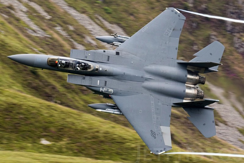 Tuy nhiên, bất chấp những thiếu sót đó, F-15E vẫn được đánh giá là một trong những máy bay mạnh nhất trong kho vũ khí của Mỹ và đã được thực tế chứng minh trong các cuộc chiến ở Vịnh Ba Tư, Trung Đông và vùng Balkan. Nguồn ảnh: Airforces.