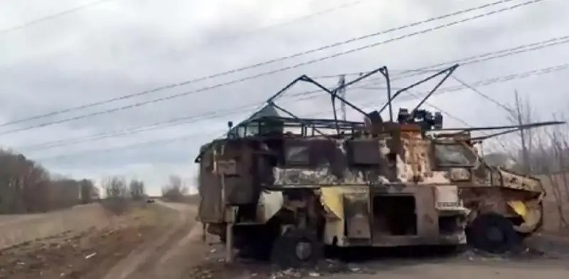 Minh chứng cho điều này, truyền thông Nga đã đăng tải đoạn video mà họ mô tả là "con đường tử thần" với những phương tiện của AFU bị phá hủy, bao gồm cả những phương tiện do NATO cung cấp. Những phương tiện bị phá hủy này nằm ở khu vực giữa Gogolevka và Rubanshchina thuộc khu vực Kursk.