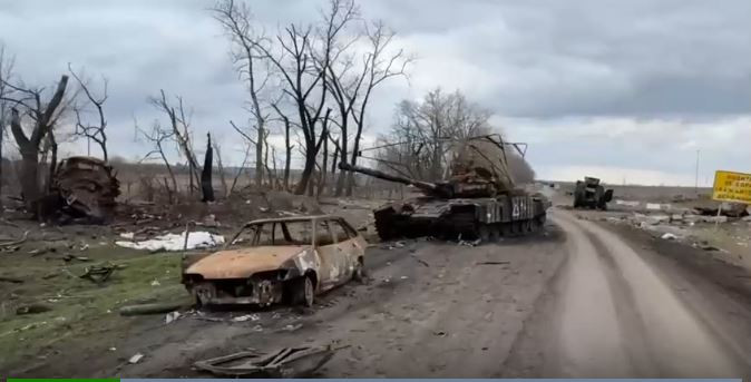 Điều thú vị là khi đối mặt với ống kính máy quay của giới truyền thông Nga, Mikhailovich đã bày tỏ sự hối tiếc, kêu gọi lính Ukraine bị mắc kẹt đầu hàng và yêu cầu Tổng thống Zelensky từ chức ngay lập tức và Kiev ký hiệp định hòa bình với Nga.