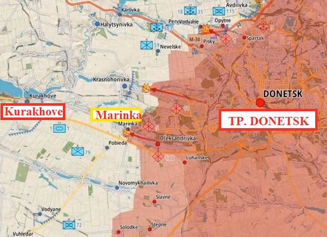 Marinka là một thành phố nhỏ thuộc tỉnh Donetsk của Ukraine, với dân số trước chiến tranh khoảng 10.000 người, nằm ở phía tây thành phố Donetsk. Marinka cách trung tâm thành phố Donetsk khoảng 20 km và cách rìa phía tây của thành phố khoảng 10 km.