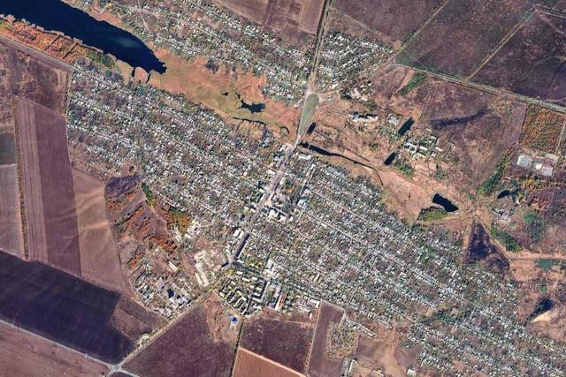 Vào khoảng giữa tháng 3/2022, lực lượng dân quân thân Nga bắt đầu tấn công Marinka, khi đó họ đã đạt được bước đột phá tương đối lớn, đến mức Bộ Quốc phòng Nga thậm chí còn nêu rõ trong thông tin chiến trường ngày 22/3/2022 rằng, Lữ đoàn 53 của Ukraine tại Marinka đã bị tiêu diệt.