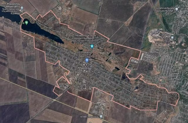 Nhưng đánh giá khách quan thì hiện vẫn còn một góc ở Tây Bắc Marinka vẫn chưa nằm trong sự kiểm soát của Quân đội Nga, nên không thể nói rằng Quân đội Nga đã chiếm được toàn bộ Marinka. Đánh giá chính xác là Quân đội Nga đã chiếm được toàn bộ khu vực đô thị chính của Marinka.