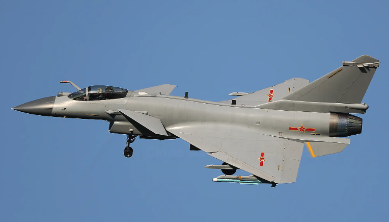 Giống như những chiếc J-10C được chế tạo cho Pakistan, những chiếc J-10C này có thể được giao trong một khoảng thời gian ngắn. Nếu hợp đồng như vậy với phương Tây, việc giao hàng phải mất vài năm; do năng lực sản xuất quốc phòng của Trung Quốc, hiện đang ở mức rất cao. Ảnh: Sina.