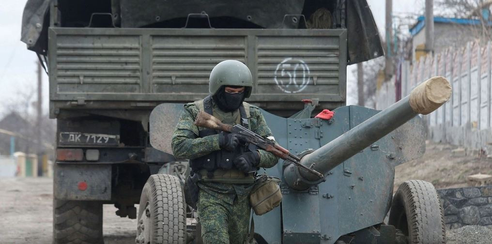 Bắt đầu từ ngày 20/7, các đơn vị tinh nhuệ của Lữ đoàn bộ binh cơ giới số 25, 15 và Lữ đoàn sơn cước số 55 thuộc "Cụm quân trung tâm" của Quân đội Nga đã bắt đầu xâm nhập khu vực thuộc tuyến phòng ngự thứ ba của Tập đoàn quân số 3 Ukraine ở phía tây Avdiivka và cách thành phố Pokrovsk 18 km.