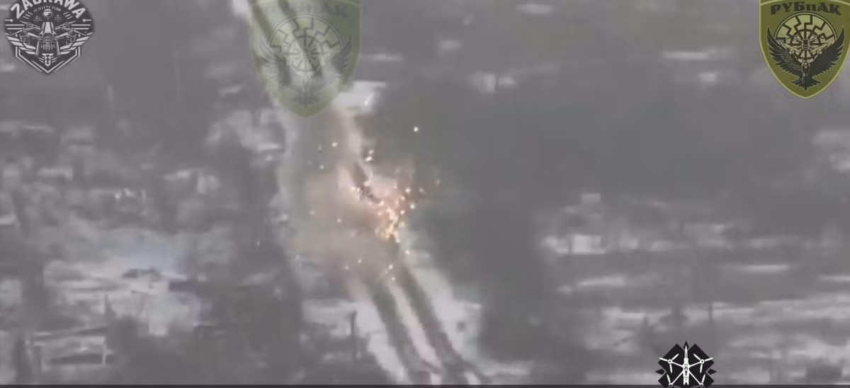 Chiếc FPV thứ hai mang theo đầu đạn PRG lao vào đuôi xe BMPT Terminator đang chạy trốn. Do xe BMPT cũng đang di chuyển với tốc độ cao, nên điểm va chạm của FPV bị lệch và lẽ ra phải trúng tháp pháo.