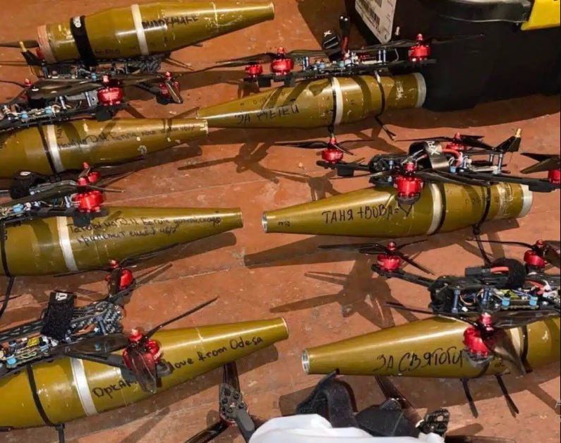 Vậy làm thế nào để đối phó với những chiếc FPV này là một vấn đề mà quân đội của mọi quốc gia phải bắt đầu nghiên cứu và tìm các biện pháp đối phó nghiêm túc; khi trên chiến trường tương lai, sẽ có một số lượng đáng kinh ngạc các UAV nhỏ tốc độ cao tham gia chiến đấu.