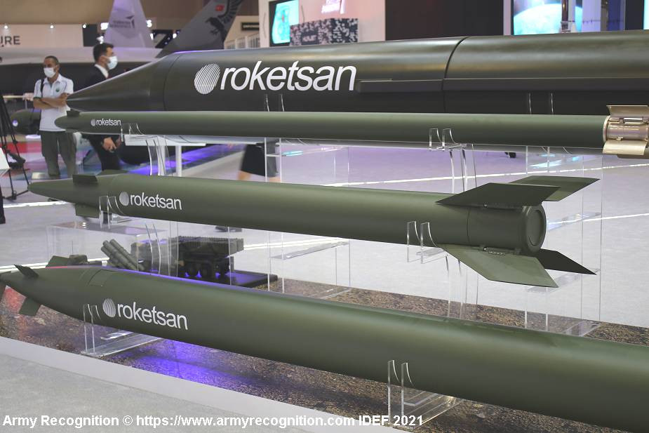 Ngoài ra, về độ chính xác, pháo phản lực TRLG-230 cũng khác với HIMARS, khi nó phải sử dụng dẫn đường bằng hai phương pháp song song là dẫn đường bằng vệ tinh và bằng laser. Độ chính xác của dẫn đường của đạn pháo TRLG-230 là 10 mét, trong khi HIMARS chỉ là 2 mét. 