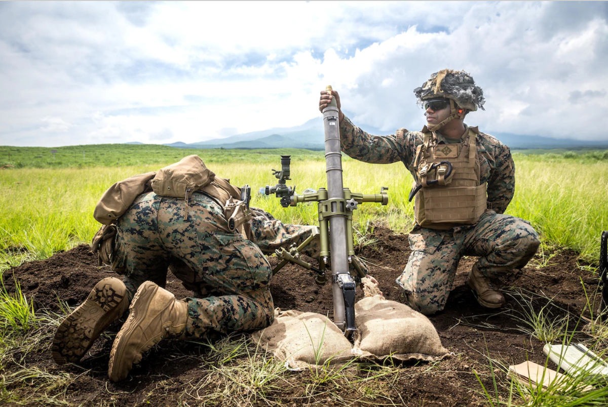Do vậy loại súng cối thuộc loại hỏa khí đi cùng, có tầm bắn quá xa của các loại cũng không giúp giải quyết được yêu cầu chiến thuật. Điều quan trọng chính là giảm tiếng nổ đầu nòng, khói bụi và ánh lửa khi bắn, để giữ bí mật trận địa, giống như súng cối 2B25 Seagull của Nga, đó mới là xu hướng phát triển của súng cối cỡ nòng nhỏ trong tương lai.